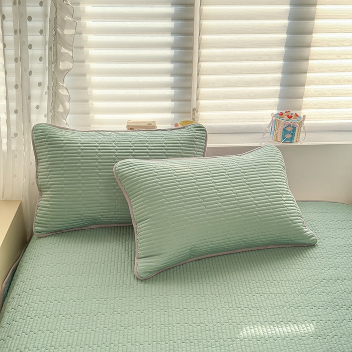 91家纺网 家纺一手货源 找家纺 雅萱家纺 2026新款双面全棉高温砂洗床盖系列 浅灰绿