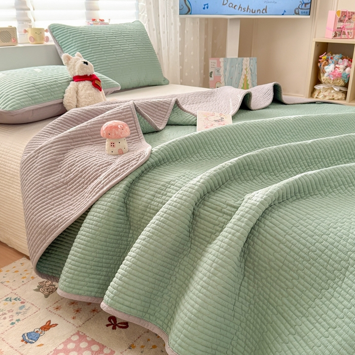 91家纺网 家纺一手货源 找家纺 雅萱家纺 2026新款双面全棉高温砂洗床盖系列 浅灰绿