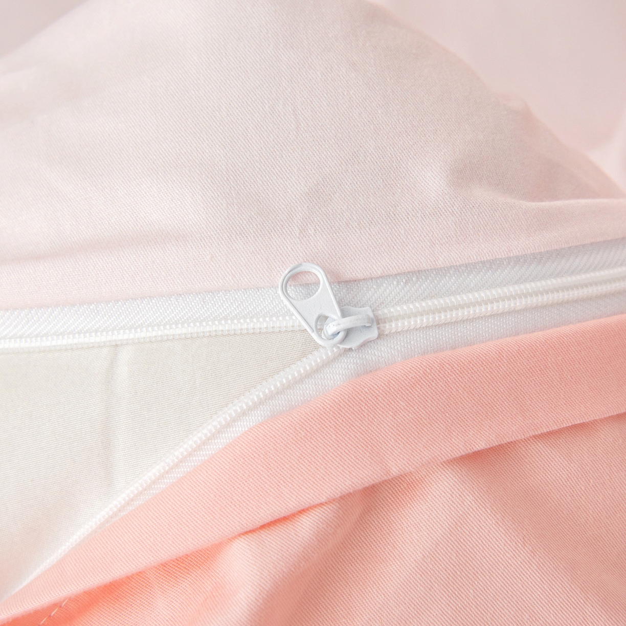 91家纺网 家纺一手货源 找家纺 御棉坊 2026新款A类全棉纯棉40S数码印花幼儿园入园三件套被子宝宝午睡被芯六件套 捧花小兔