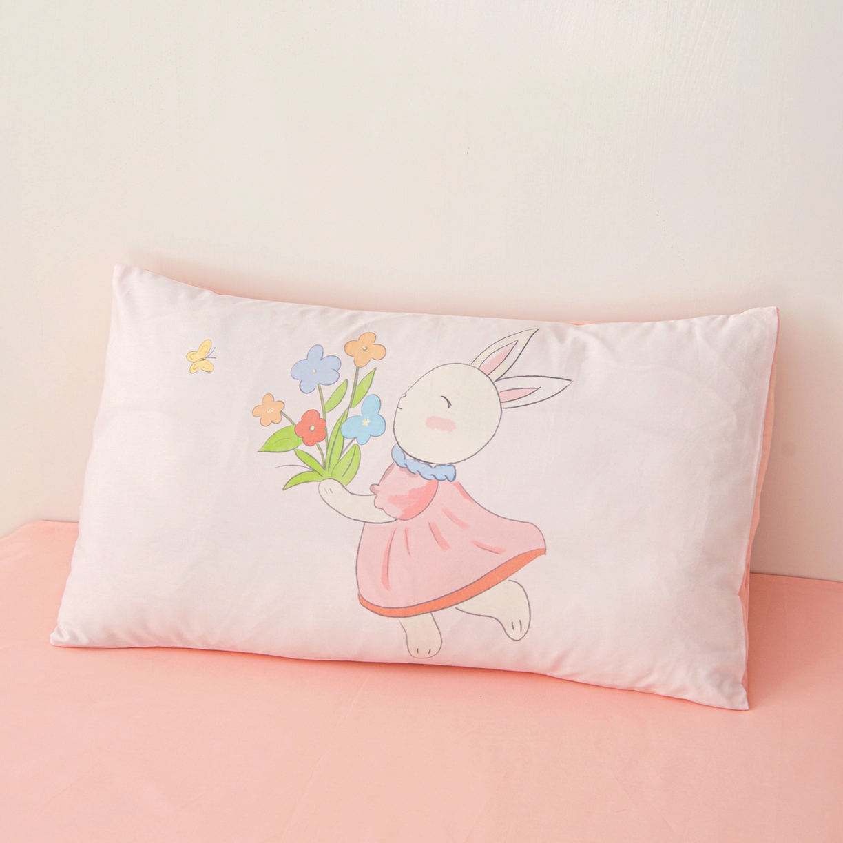 91家纺网 家纺一手货源 找家纺 御棉坊 2026新款A类全棉纯棉40S数码印花幼儿园入园三件套被子宝宝午睡被芯六件套 捧花小兔