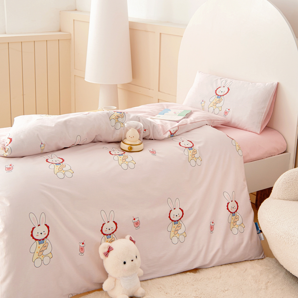 91家纺网 家纺一手货源 找家纺 御棉坊 2026新款A类全棉纯棉40S数码印花幼儿园入园三件套被子宝宝午睡被芯六件套 冰激凌小兔