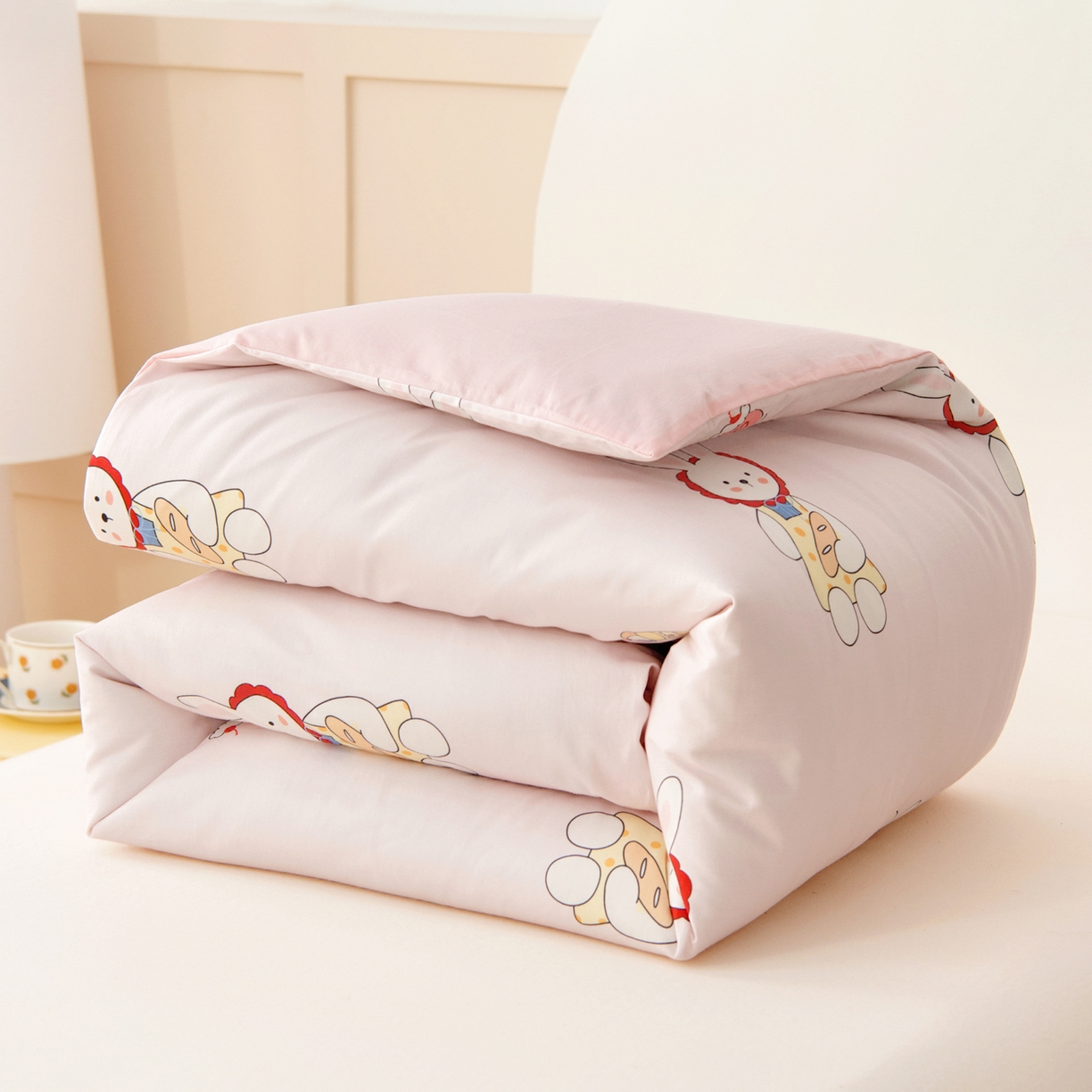 91家纺网 家纺一手货源 找家纺 御棉坊 2026新款A类全棉纯棉40S数码印花幼儿园入园三件套被子宝宝午睡被芯六件套 冰激凌小兔