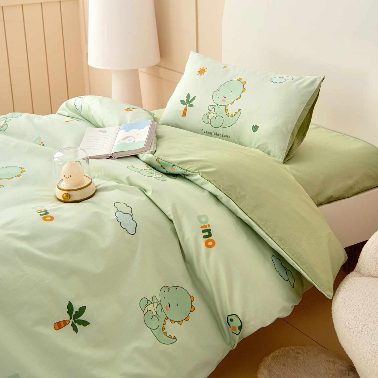 91家纺网 家纺一手货源 找家纺 御棉坊 2026新款A类全棉纯棉40S数码印花幼儿园入园三件套被子宝宝午睡被芯六件套 恐龙宝贝