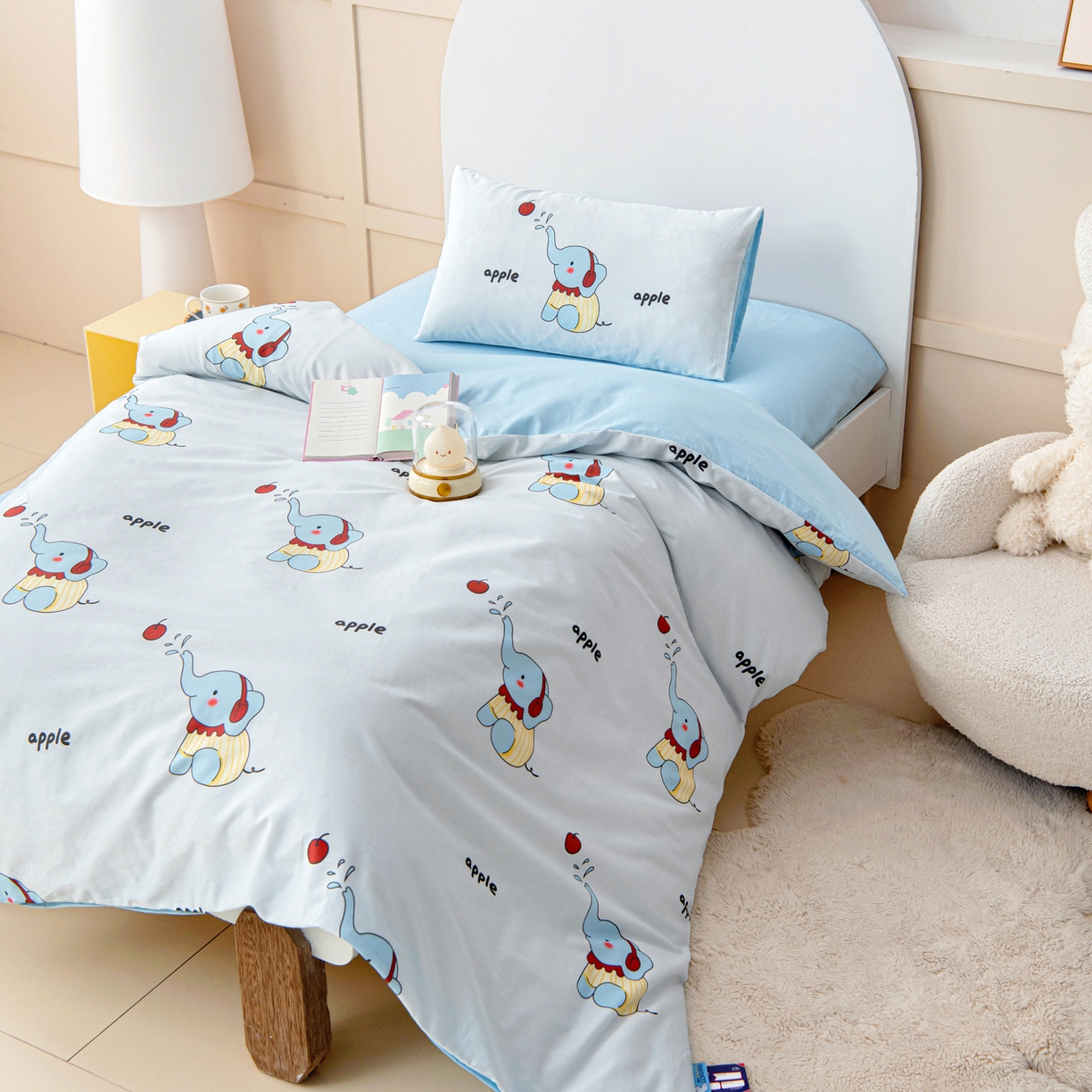 91家纺网 家纺一手货源 找家纺 御棉坊 2026新款A类全棉纯棉40S数码印花幼儿园入园三件套被子宝宝午睡被芯六件套 苹果小象