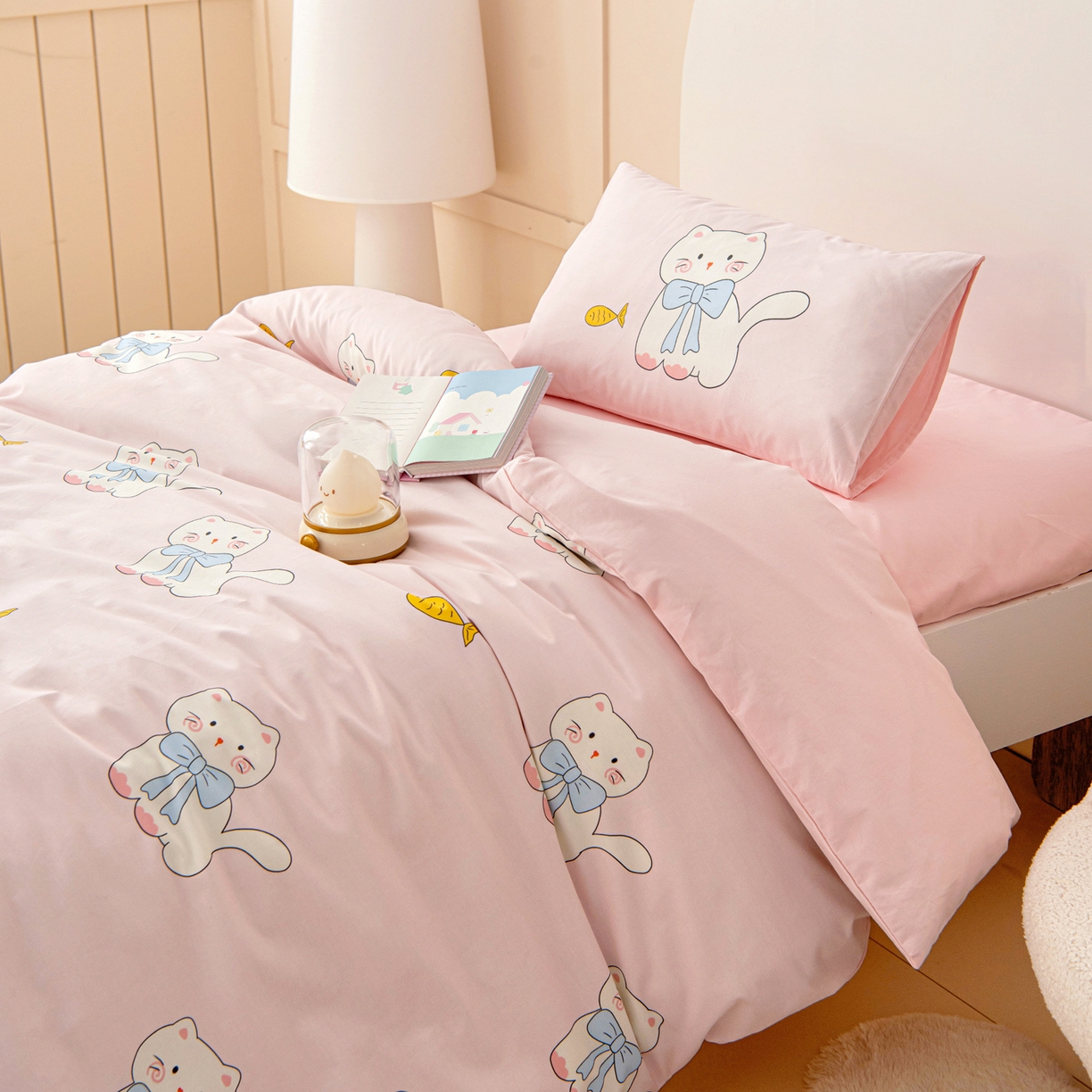 91家纺网 家纺一手货源 找家纺 御棉坊 2026新款A类全棉纯棉40S数码印花幼儿园入园三件套被子宝宝午睡被芯六件套 小鱼猫