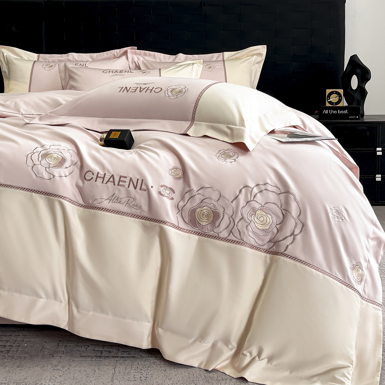 91家纺网 家纺一手货源 找家纺 置顶家纺 2026新款春夏山茶花亲肤拼接刺绣四件套 山茶花-玉粉