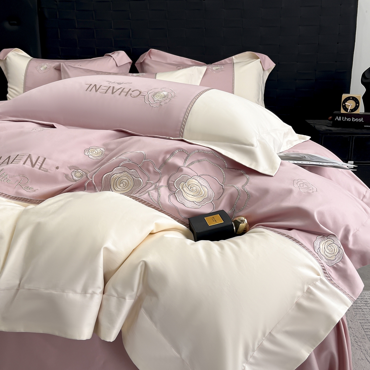 91家纺网 家纺一手货源 找家纺 置顶家纺 2026新款春夏山茶花亲肤拼接刺绣四件套 山茶花-浅豆沙