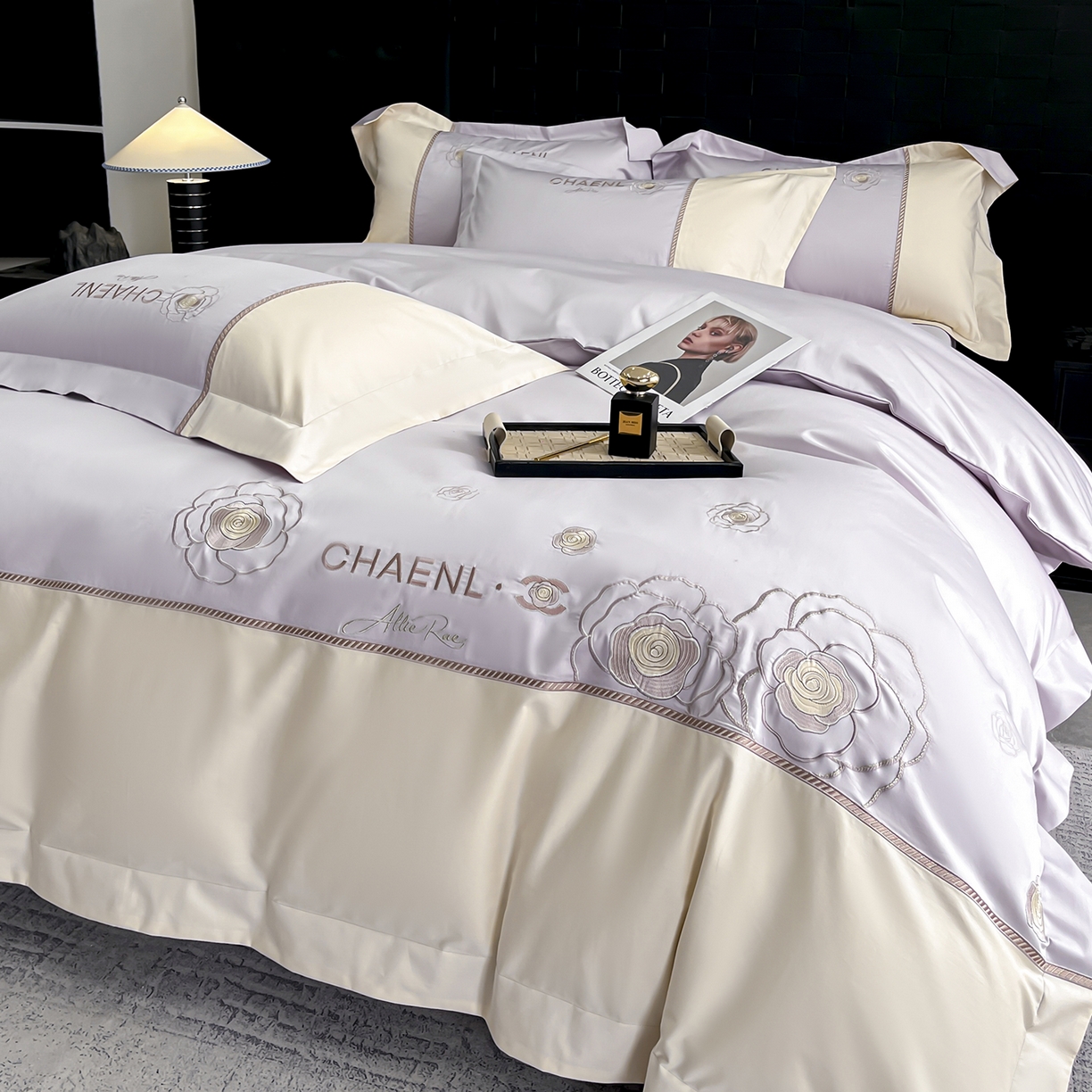 91家纺网 家纺一手货源 找家纺 置顶家纺 2026新款春夏山茶花亲肤拼接刺绣四件套 山茶花-香芋紫