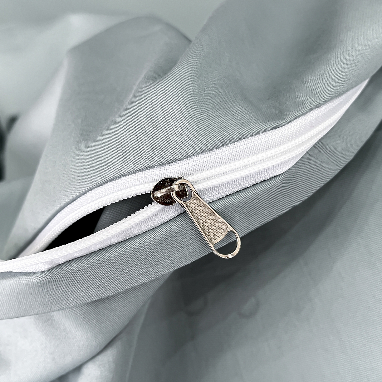 91家纺网 家纺一手货源 找家纺 置顶家纺 2026新款春夏山茶花亲肤拼接刺绣四件套 山茶花-繁星蓝