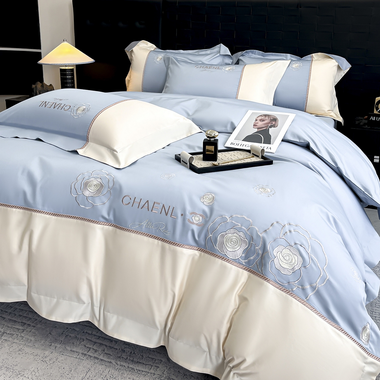 91家纺网 家纺一手货源 找家纺 置顶家纺 2026新款春夏山茶花亲肤拼接刺绣四件套 山茶花-天空蓝