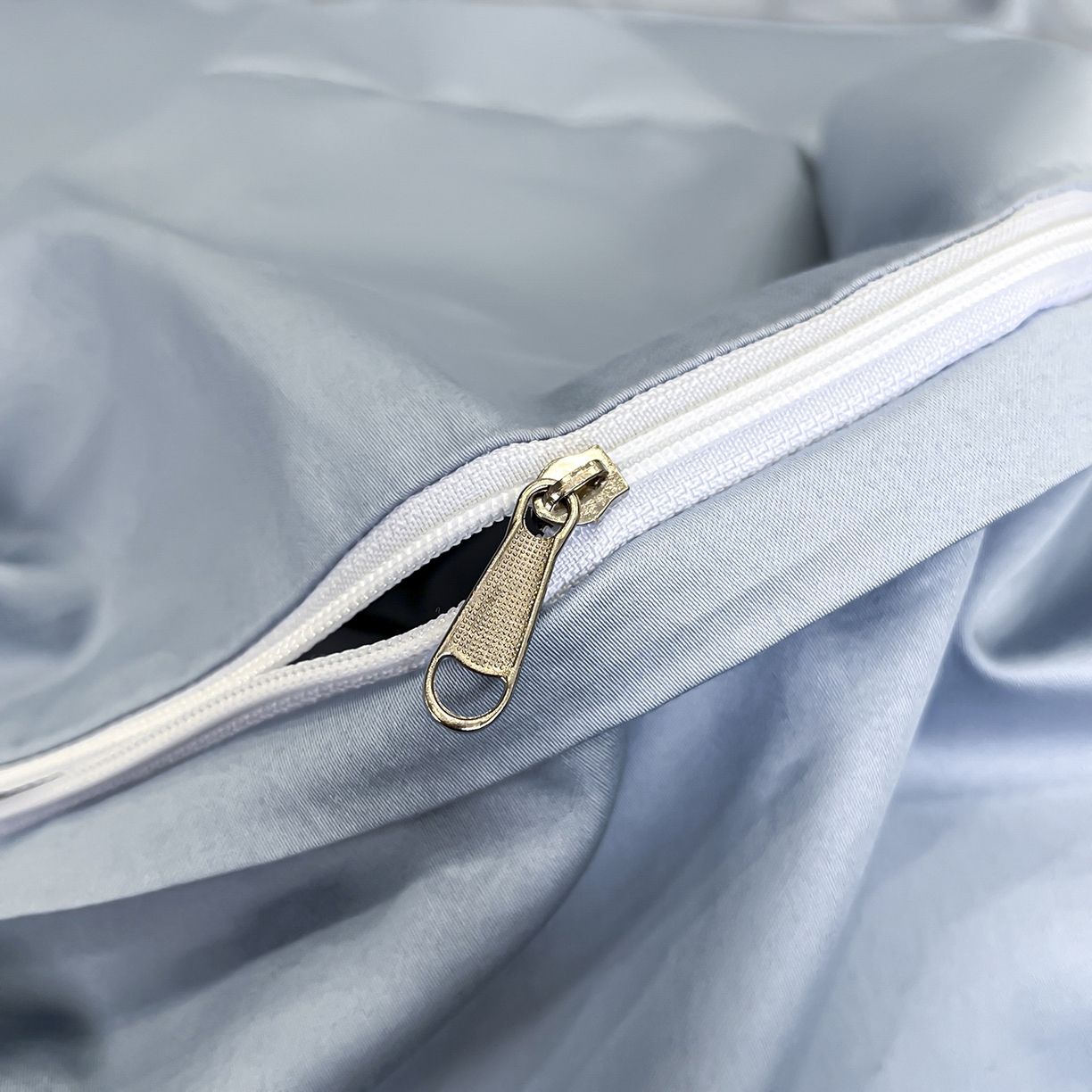 91家纺网 家纺一手货源 找家纺 置顶家纺 2026新款春夏山茶花亲肤拼接刺绣四件套 山茶花-天空蓝