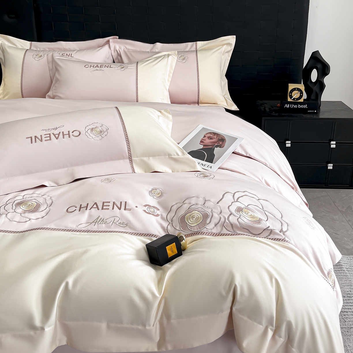 91家纺网 家纺一手货源 找家纺 置顶家纺 2026新款春夏山茶花亲肤拼接刺绣四件套 山茶花-玉粉