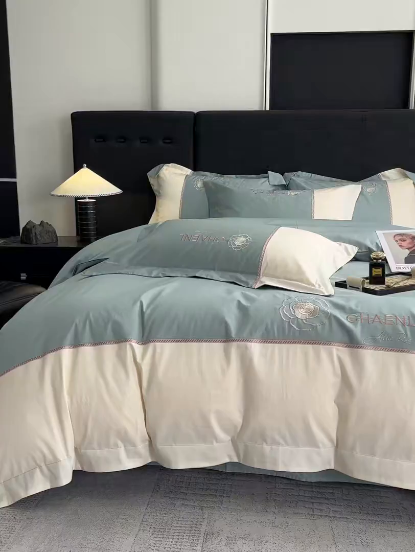 91家纺网 家纺一手货源 找家纺 置顶家纺 2026新款春夏山茶花亲肤拼接刺绣四件套 山茶花-繁星蓝