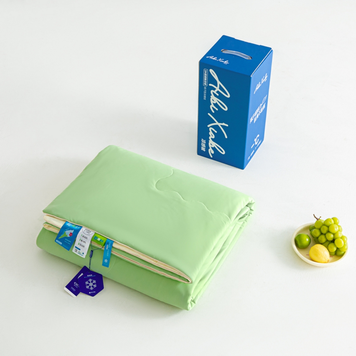 91家纺网 家纺一手货源 找家纺 爱彼家纺 2026马年新款冰感黑科技冰卡小凉被单夏被自带降温buff一触透心凉-冰卡夏被系列一 冰卡-果绿+芝士