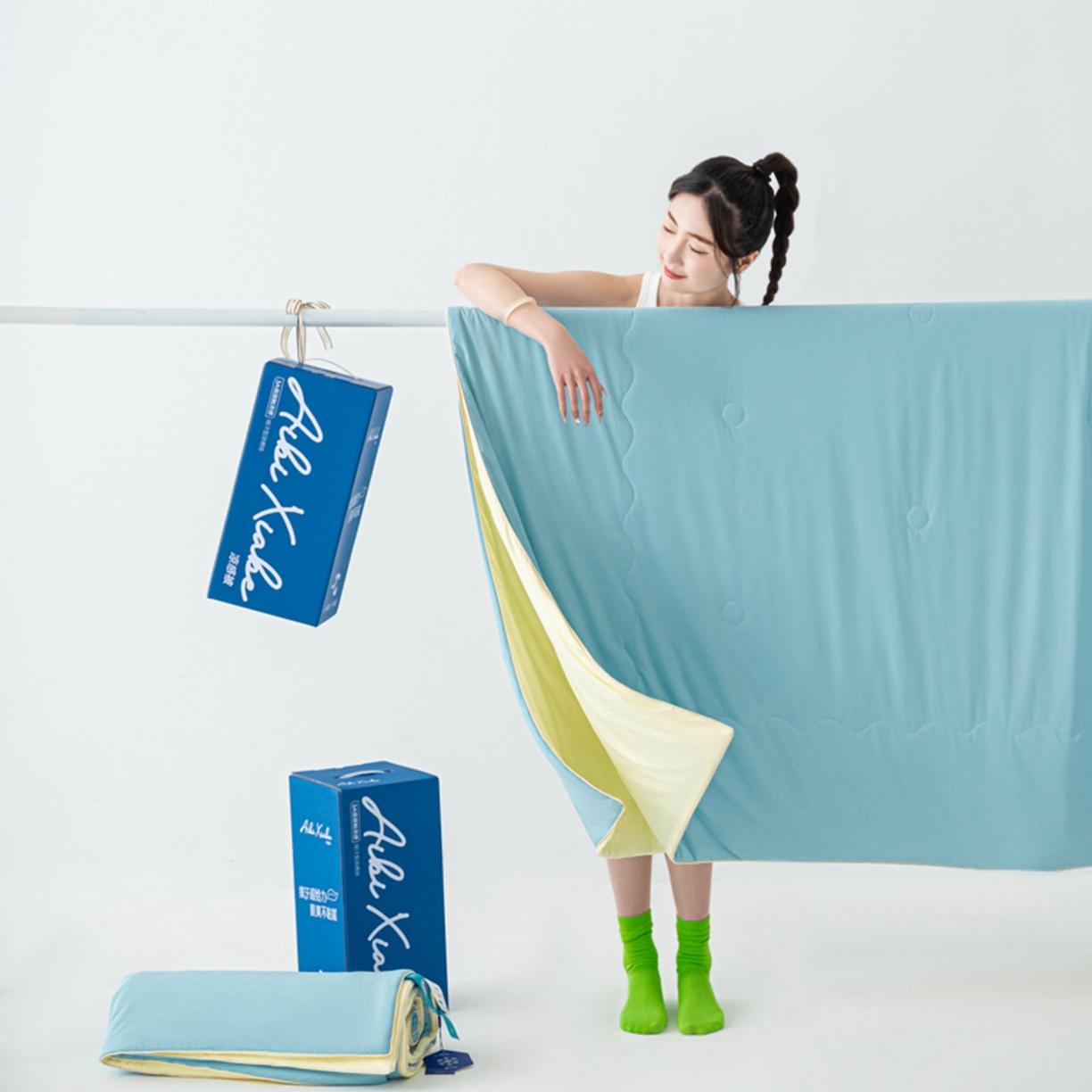 91家纺网 家纺一手货源 找家纺 爱彼家纺 2026马年新款冰感黑科技冰卡小凉被单夏被自带降温buff一触透心凉-冰卡夏被系列一 冰卡-天蓝+芝士