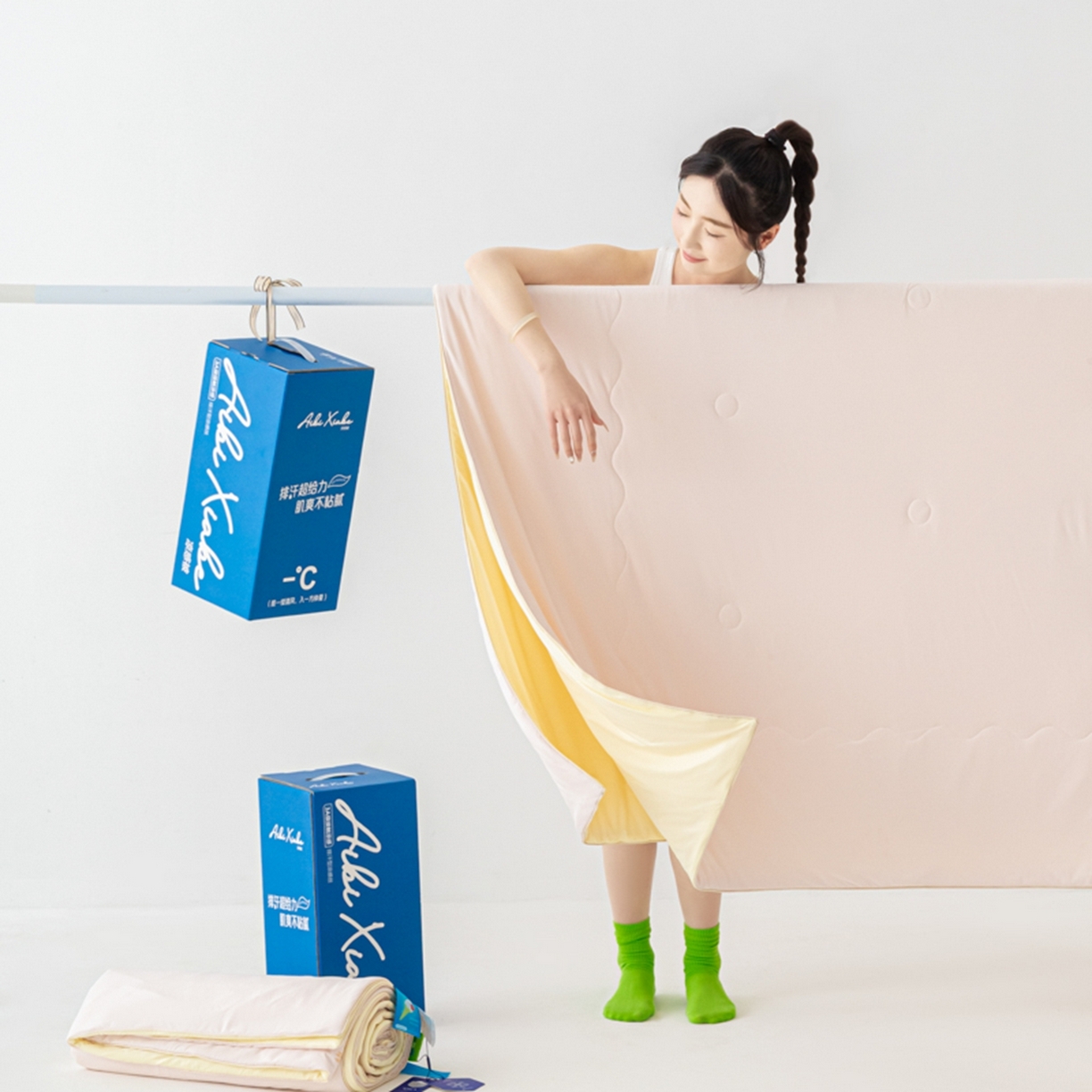 91家纺网 家纺一手货源 找家纺 爱彼家纺 2026马年新款冰感黑科技冰卡小凉被单夏被自带降温buff一触透心凉-冰卡夏被系列一 冰卡-浅粉+芝士