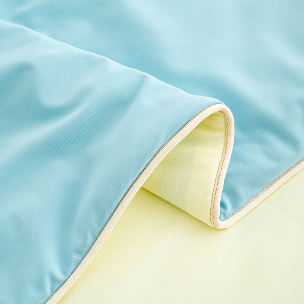 91家纺网 家纺一手货源 找家纺 爱彼家纺 2026马年新款冰感黑科技冰卡小凉被单夏被自带降温buff一触透心凉-冰卡夏被系列一 冰卡-天蓝+芝士