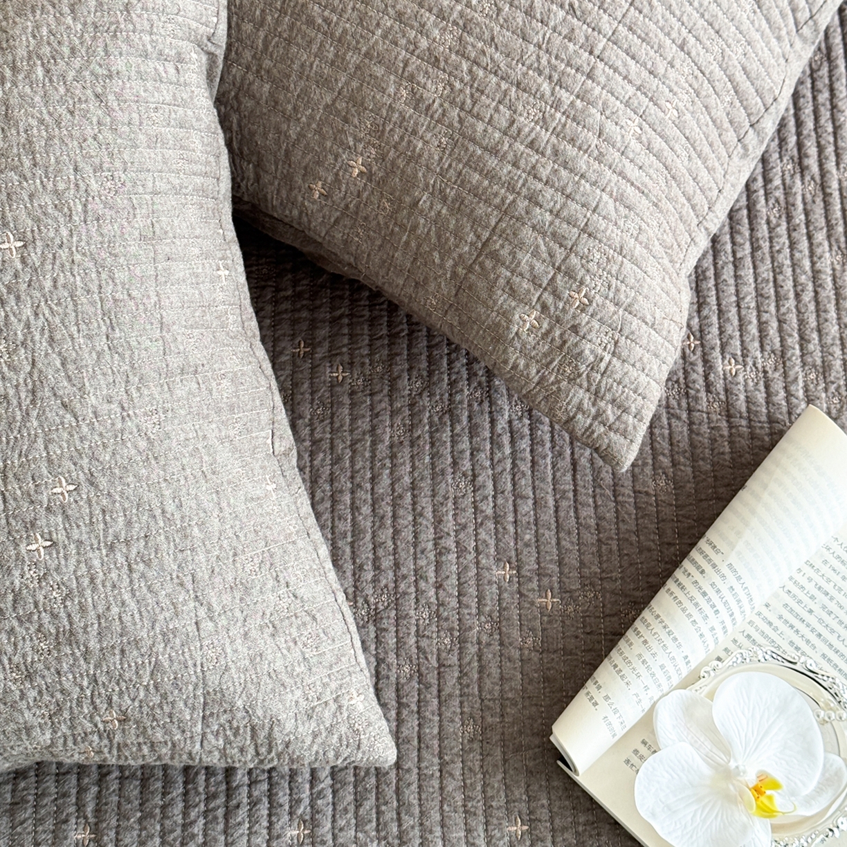 91家纺网 家纺一手货源 找家纺 （总）床盖工厂店 2025新款韩式四叶草双面全棉填充棉花床盖套件