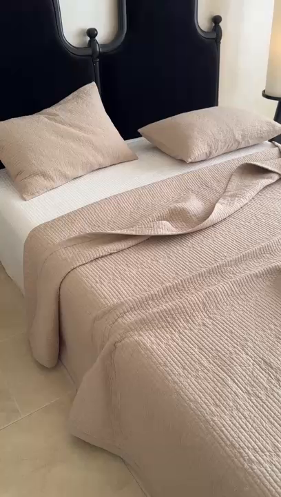 91家纺网 家纺一手货源 找家纺 床盖工厂店 2025新款韩式四叶草双面全棉填充棉花床盖套件 奶茶咖