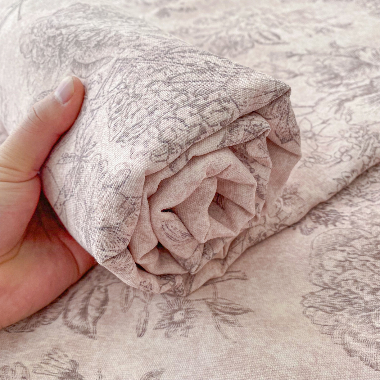 91家纺网 家纺一手货源 找家纺 首爱家纺 2026新款印花老粗布床单单品床单床单单件 木槿