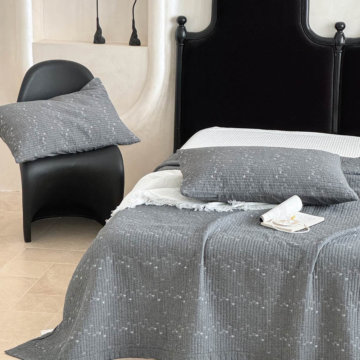 91家纺网 家纺一手货源 找家纺 床盖工厂店 2025新款韩式四叶草双面全棉填充棉花床盖套件 绅士灰