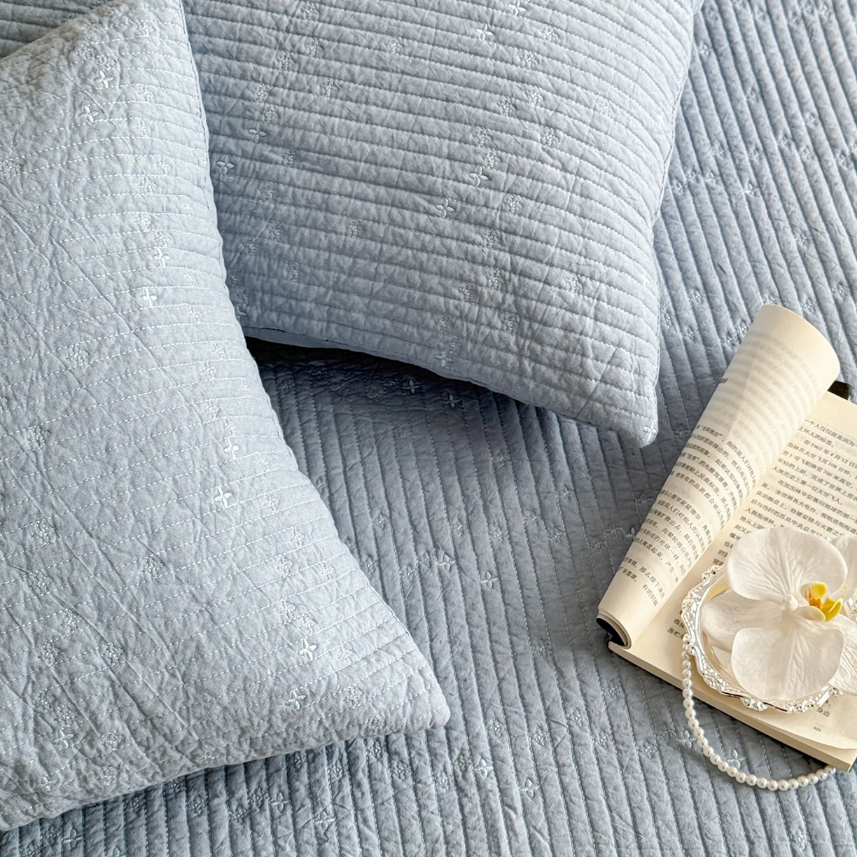 91家纺网 家纺一手货源 找家纺 床盖工厂店 2025新款韩式四叶草双面全棉填充棉花床盖套件 天空兰