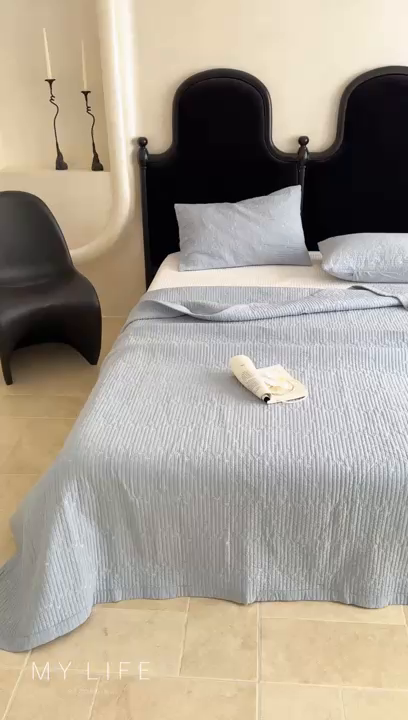 91家纺网 家纺一手货源 找家纺 床盖工厂店 2025新款韩式四叶草双面全棉填充棉花床盖套件 天空兰