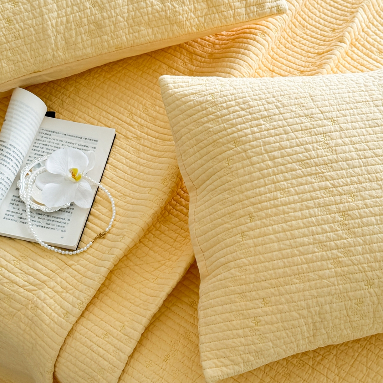 91家纺网 家纺一手货源 找家纺 床盖工厂店 2025新款韩式四叶草双面全棉填充棉花床盖套件 芝士黄