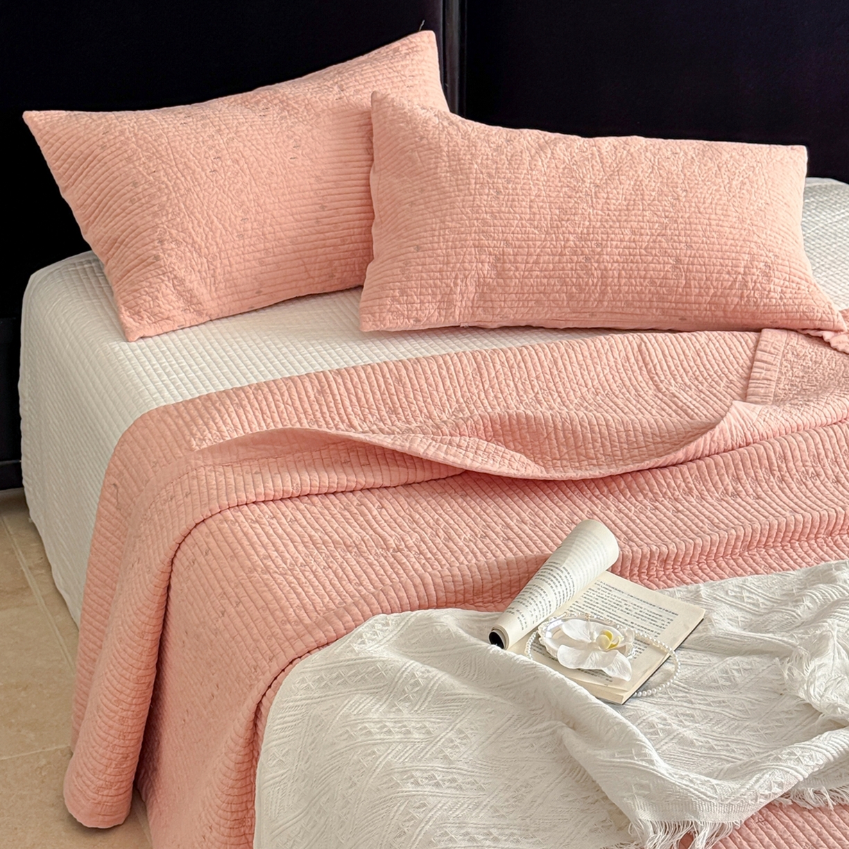 91家纺网 家纺一手货源 找家纺 床盖工厂店 2025新款韩式四叶草双面全棉填充棉花床盖套件 樱花粉