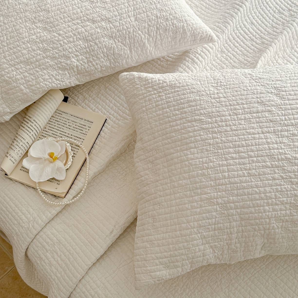 91家纺网 家纺一手货源 找家纺 床盖工厂店 2025新款韩式四叶草双面全棉填充棉花床盖套件 珍珠白