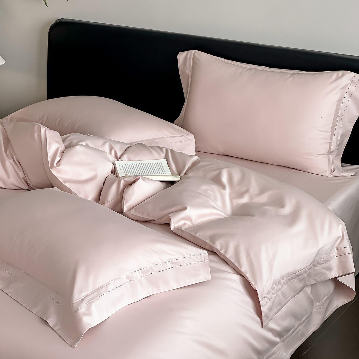 91家纺网 家纺一手货源 找家纺 卡巴伦家纺 2026新款全棉安娜轻氧裸感棉亚朵同款四件套（控价标准号：398元 会员：-20元 如需快递盒需加5元） 安娜 山茶粉