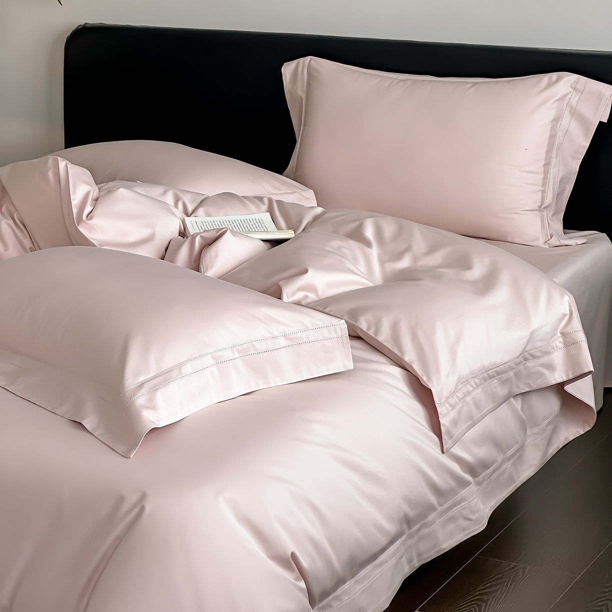 91家纺网 家纺一手货源 找家纺 卡巴伦家纺 2026新款全棉安娜轻氧裸感棉亚朵同款四件套（控价标准号：398元 会员：-20元 如需快递盒需加5元） 安娜 山茶粉