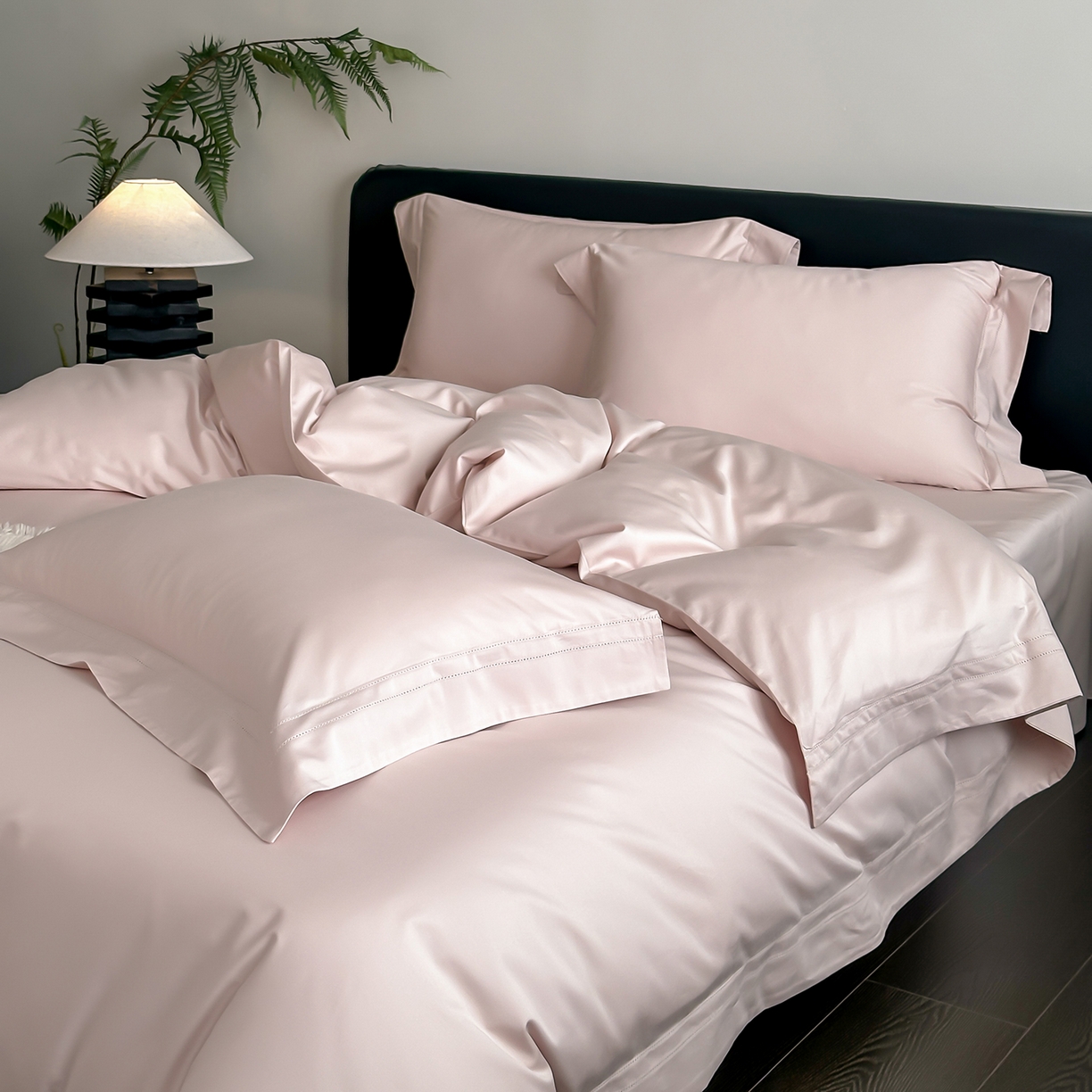 91家纺网 家纺一手货源 找家纺 卡巴伦家纺 2026新款全棉安娜轻氧裸感棉亚朵同款四件套（控价标准号：398元 会员：-20元 如需快递盒需加5元） 安娜 山茶粉