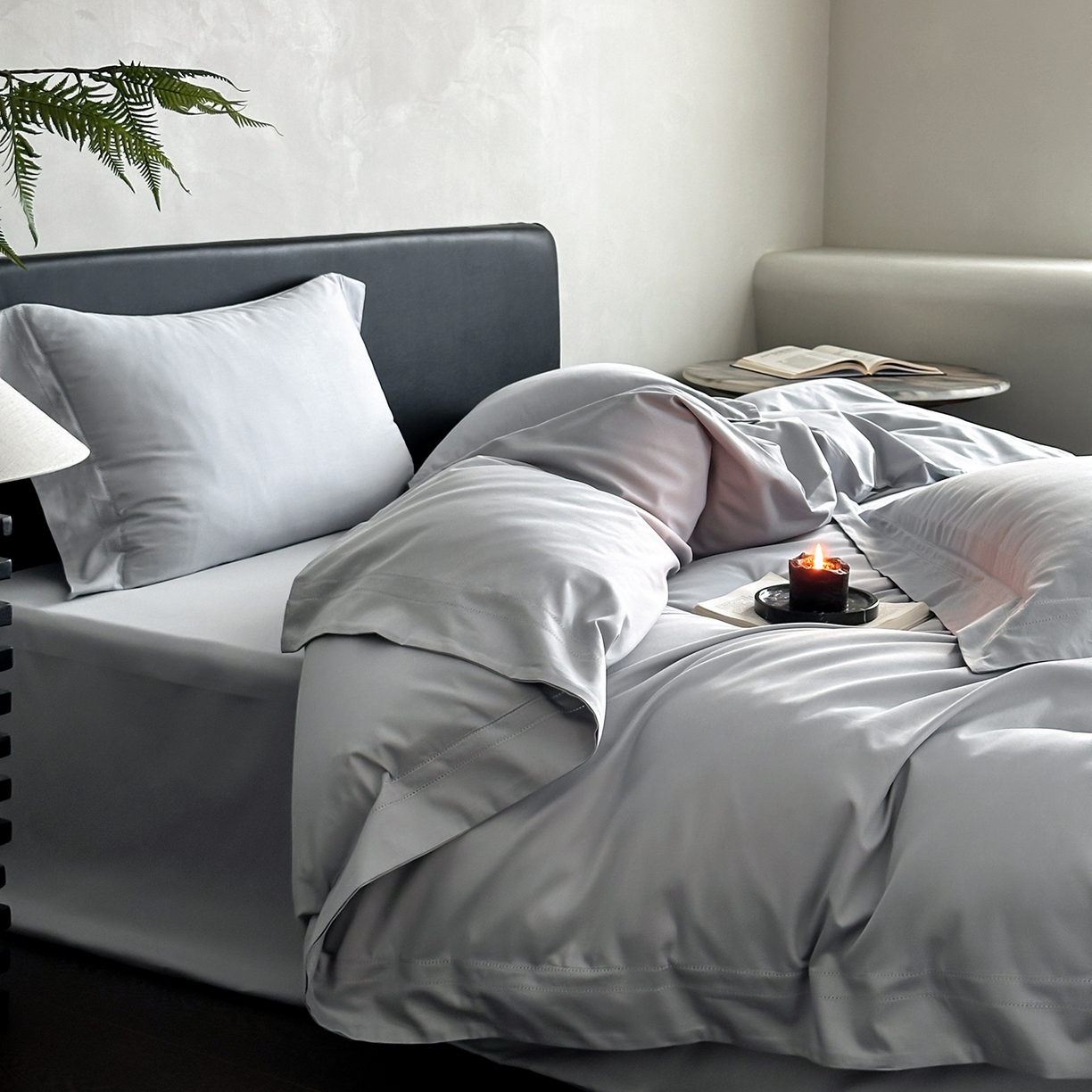 91家纺网 家纺一手货源 找家纺 卡巴伦家纺 2026新款全棉安娜轻氧裸感棉亚朵同款四件套（控价标准号：398元 会员：-20元 如需快递盒需加5元） 安娜 雾蓝灰