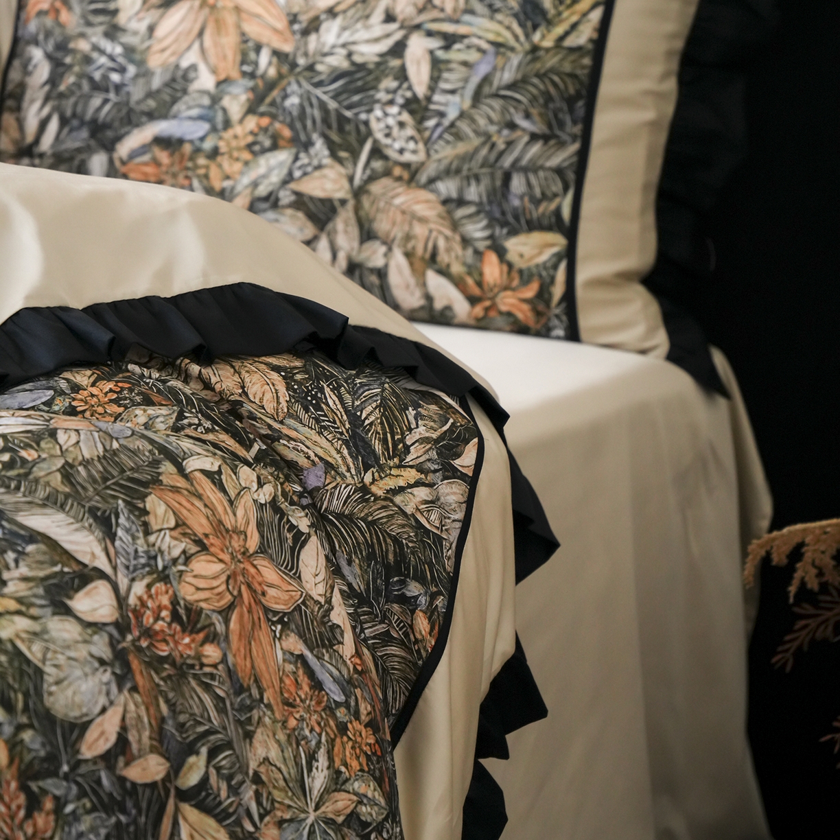 91家纺网 家纺一手货源 找家纺 （总）卡巴伦家纺 2026新款天丝棉法式复古风天丝棉拼接款四件套（控价标准号：458元 有快递盒需求的话需加5元 会员：-20元） 