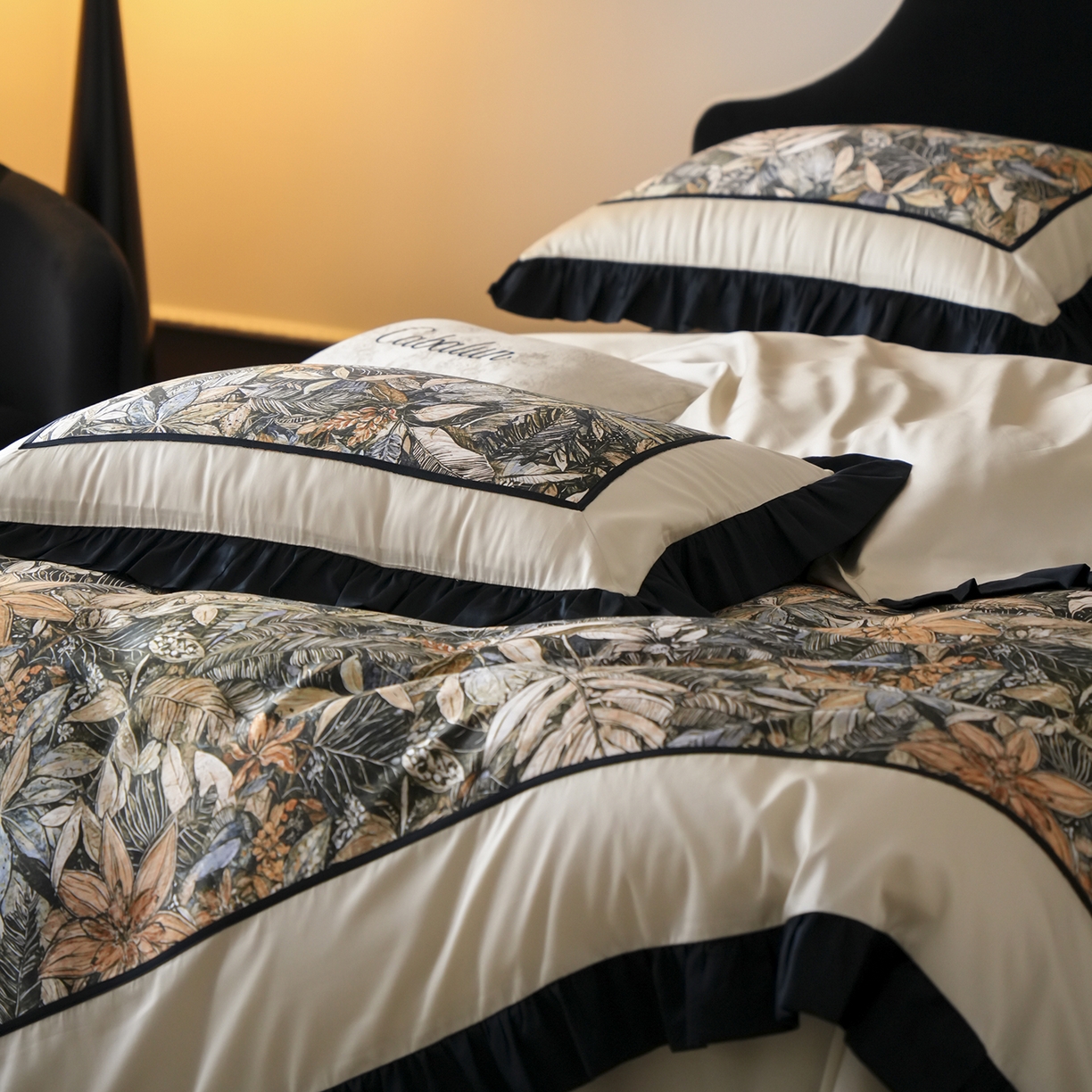 91家纺网 家纺一手货源 找家纺 卡巴伦家纺 2026新款天丝棉法式复古风天丝棉拼接款四件套（控价标准号：458元 有快递盒需求的话需加5元 会员：-20元）  韵（燕麦奶）