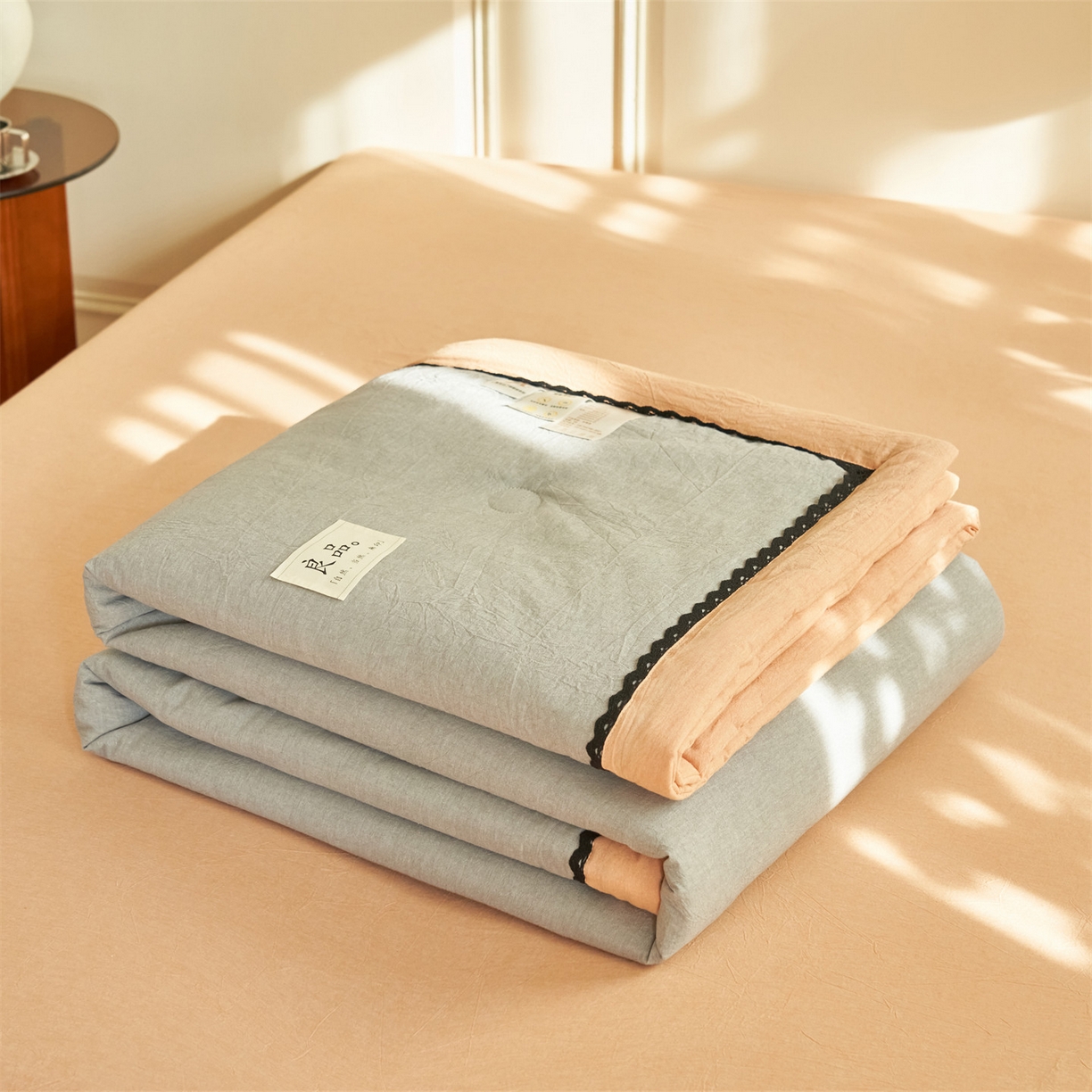 91家纺网 家纺一手货源 找家纺 恒爱家纺 2026新款全棉纯棉纯色双拼夏被四件套夏凉被空调被 深情灰