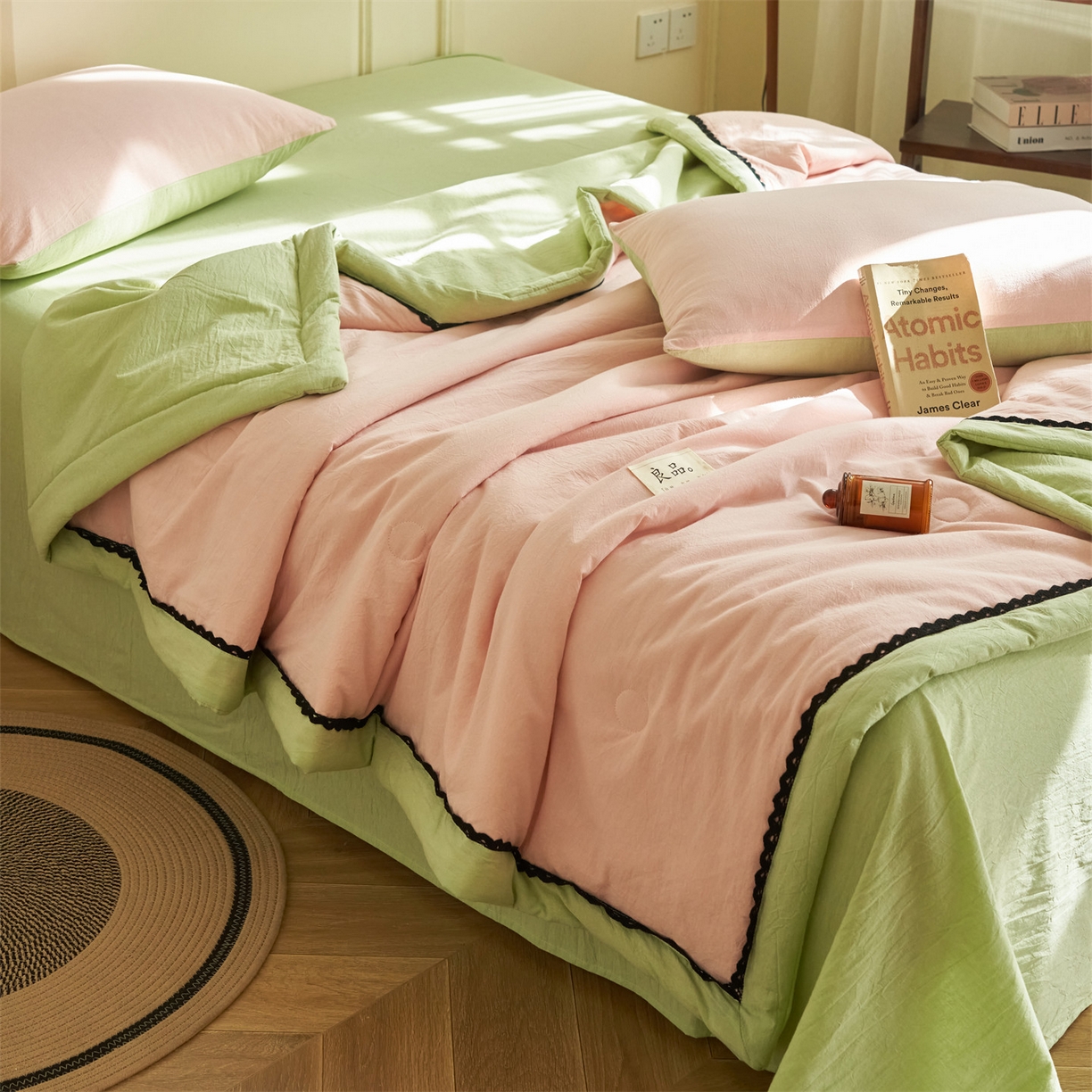 91家纺网 家纺一手货源 找家纺 恒爱家纺 2026新款全棉纯棉纯色双拼夏被四件套夏凉被空调被 香妃粉