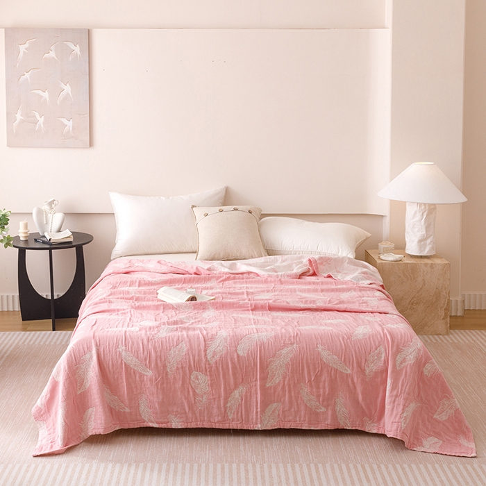 91家纺网 家纺一手货源 找家纺  2026新款全棉纯棉水洗柔绉三层纱布毛巾被 夏梦-粉