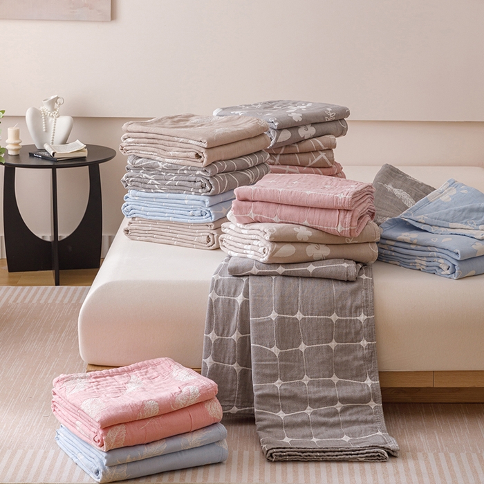 91家纺网 家纺一手货源 找家纺  2026新款全棉纯棉水洗柔绉三层纱布毛巾被 组合图仅供展示