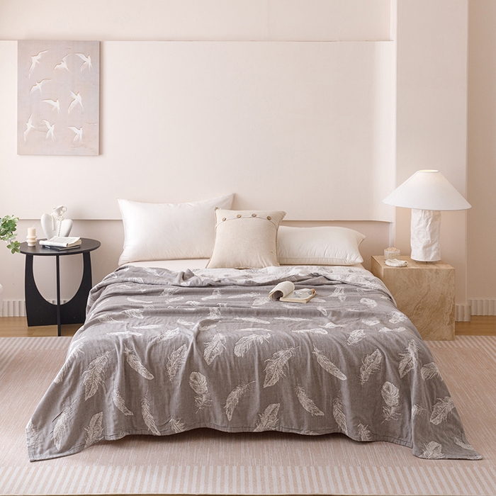 91家纺网 家纺一手货源 找家纺  2026新款全棉纯棉水洗柔绉三层纱布毛巾被 夏梦-灰