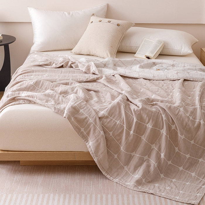 91家纺网 家纺一手货源 找家纺  2026新款全棉纯棉水洗柔绉三层纱布毛巾被 趣想-驼