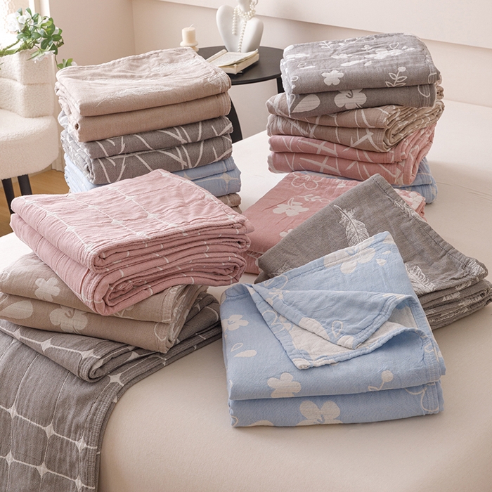 91家纺网 家纺一手货源 找家纺  2026新款全棉纯棉水洗柔绉三层纱布毛巾被 组合图仅供展示