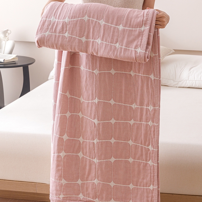 91家纺网 家纺一手货源 找家纺  2026新款全棉纯棉水洗柔绉三层纱布毛巾被 趣想-粉