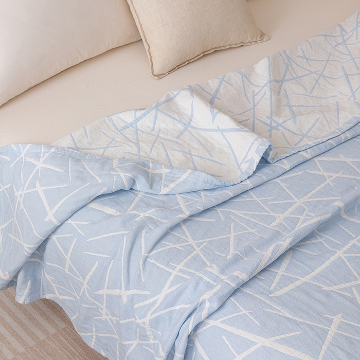 91家纺网 家纺一手货源 找家纺  2026新款全棉纯棉水洗柔绉三层纱布毛巾被 流星-蓝