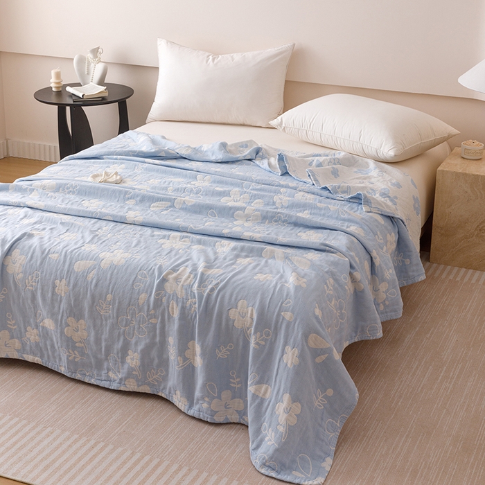 91家纺网 家纺一手货源 找家纺  2026新款全棉纯棉水洗柔绉三层纱布毛巾被 花期-蓝