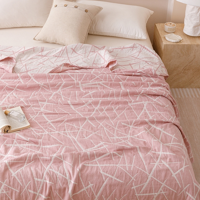 91家纺网 家纺一手货源 找家纺  2026新款全棉纯棉水洗柔绉三层纱布毛巾被 流星-粉