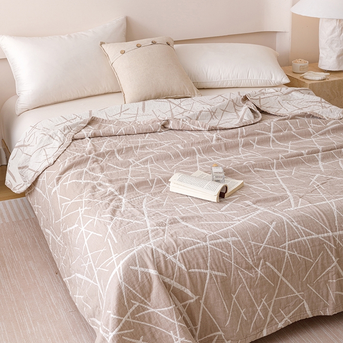 91家纺网 家纺一手货源 找家纺  2026新款全棉纯棉水洗柔绉三层纱布毛巾被 流星-驼