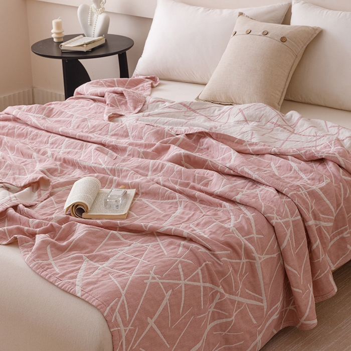 91家纺网 家纺一手货源 找家纺  2026新款全棉纯棉水洗柔绉三层纱布毛巾被 流星-粉