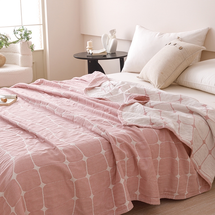 91家纺网 家纺一手货源 找家纺  2026新款全棉纯棉水洗柔绉三层纱布毛巾被 趣想-粉